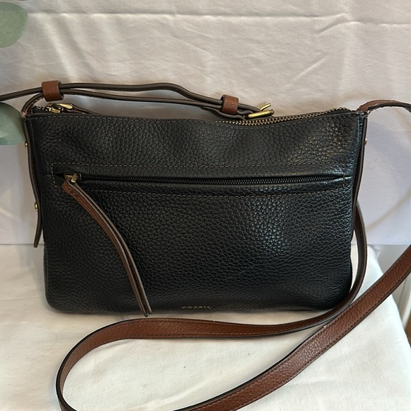 Fossil | leather | crossbody | zipper | black & brown | 9x9 | purse - Picture 15 of 15